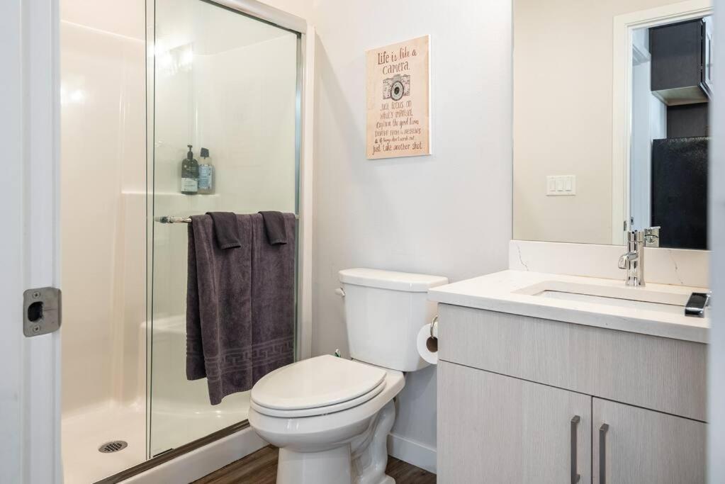 Walkable Next To Restaurants, Bars, And Shops! Holiday home *