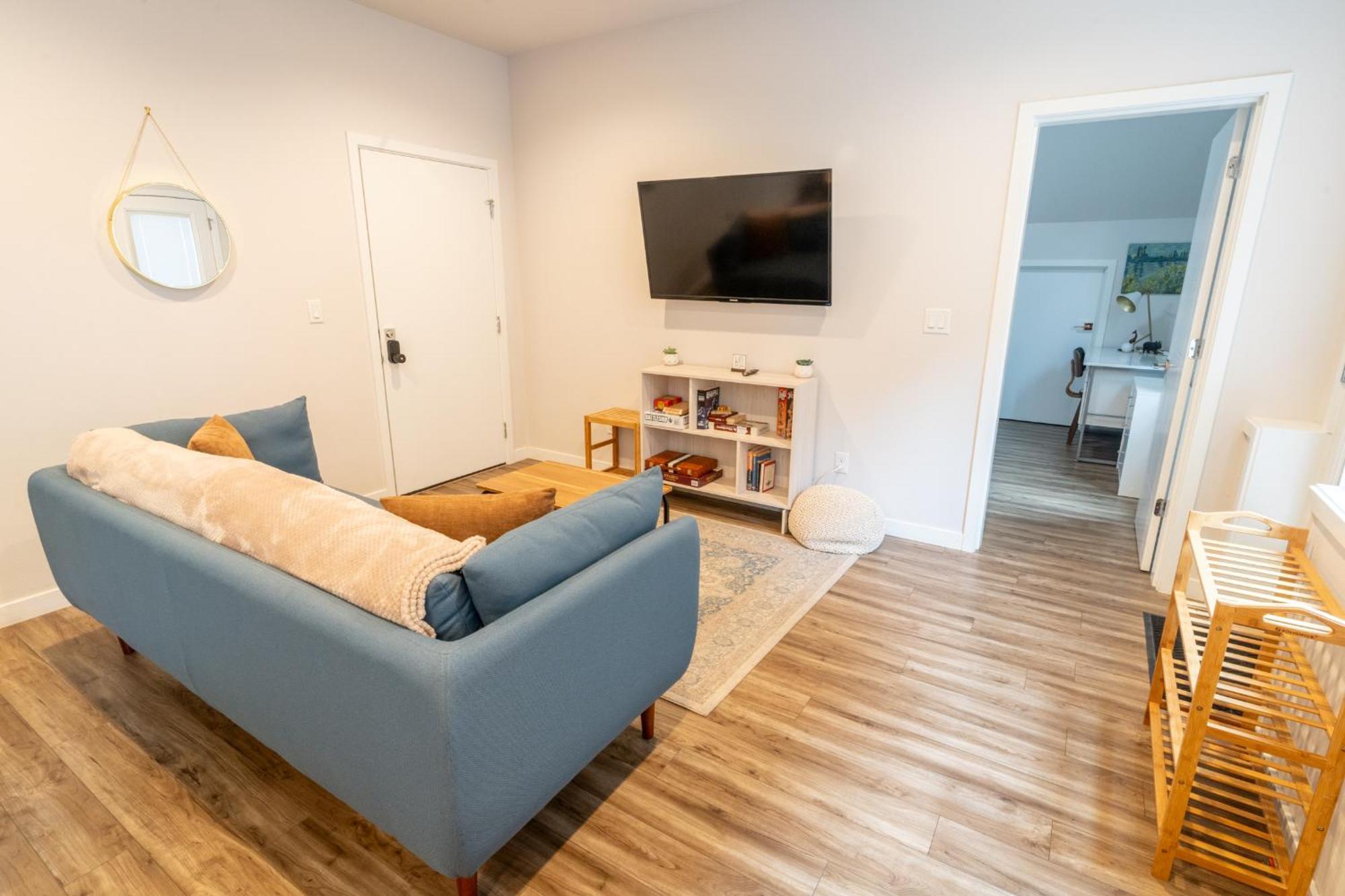 Walkable Next To Restaurants, Bars, And Shops! Holiday home *