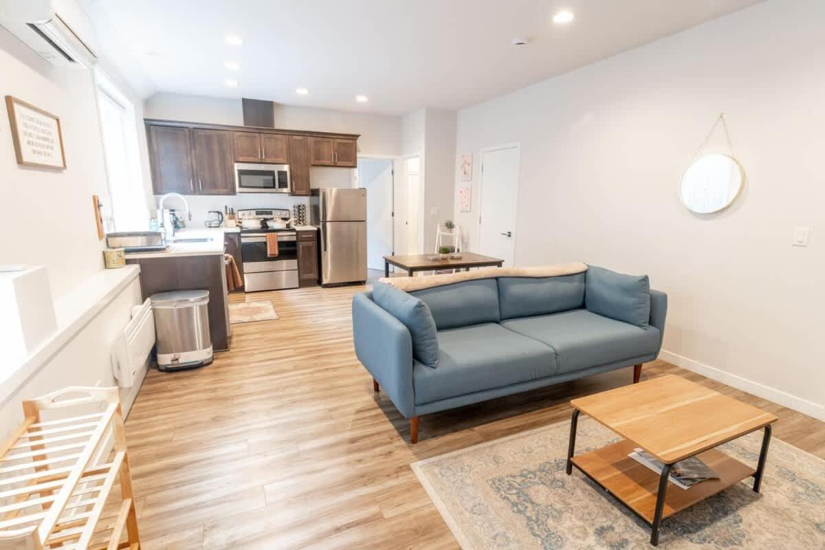 Walkable Next To Restaurants, Bars, And Shops! * Portland