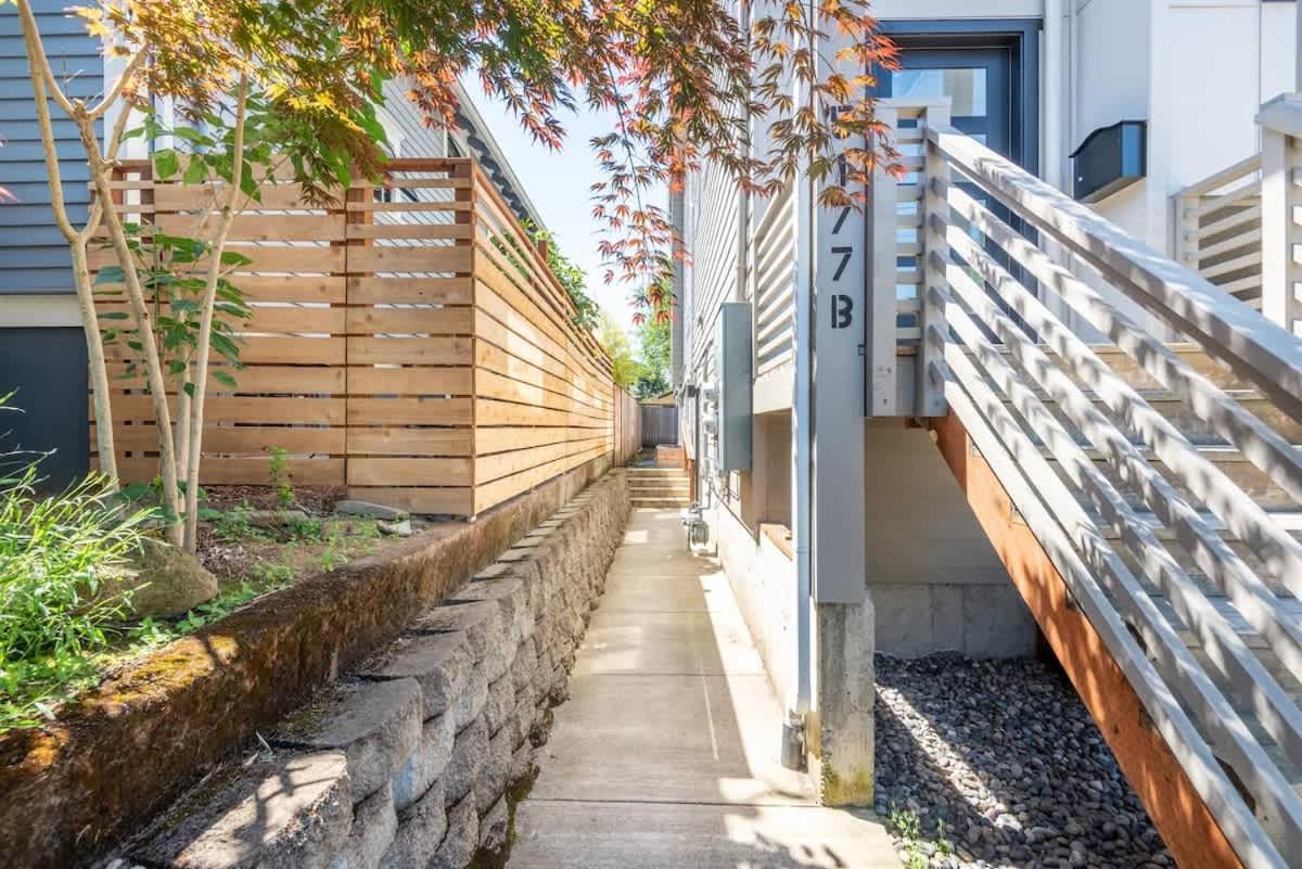 Walkable Next To Restaurants, Bars, And Shops! Holiday home